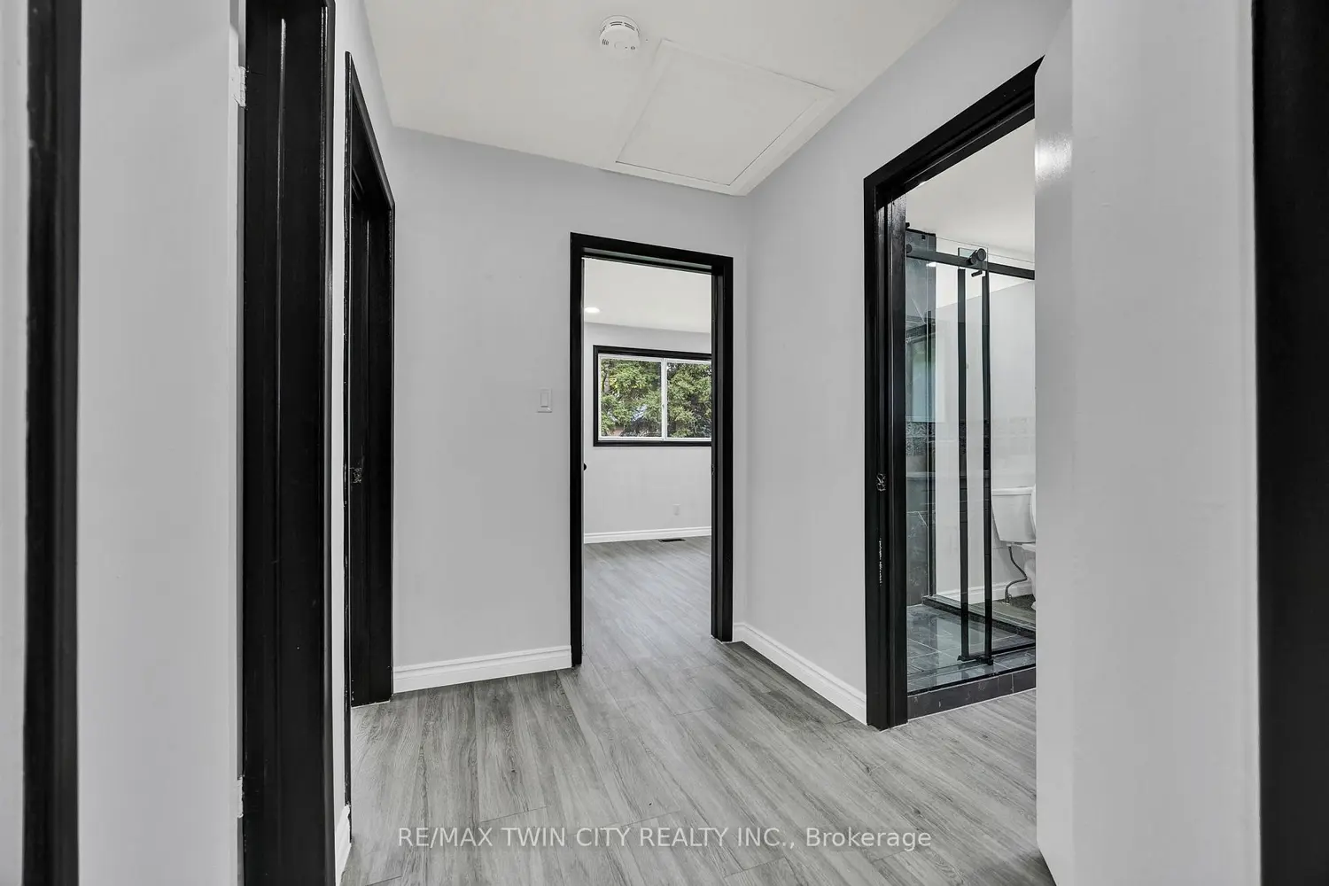 246 Hillcrest Road photo 4