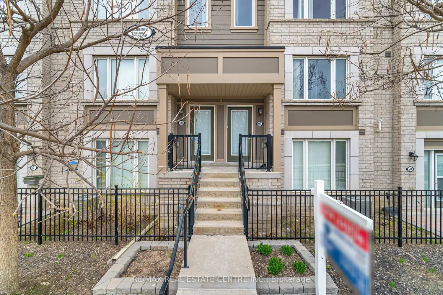 1 Beckenrose Court 99