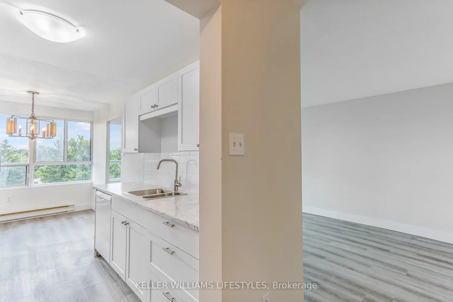 600 Grenfell Drive 609 photo 3