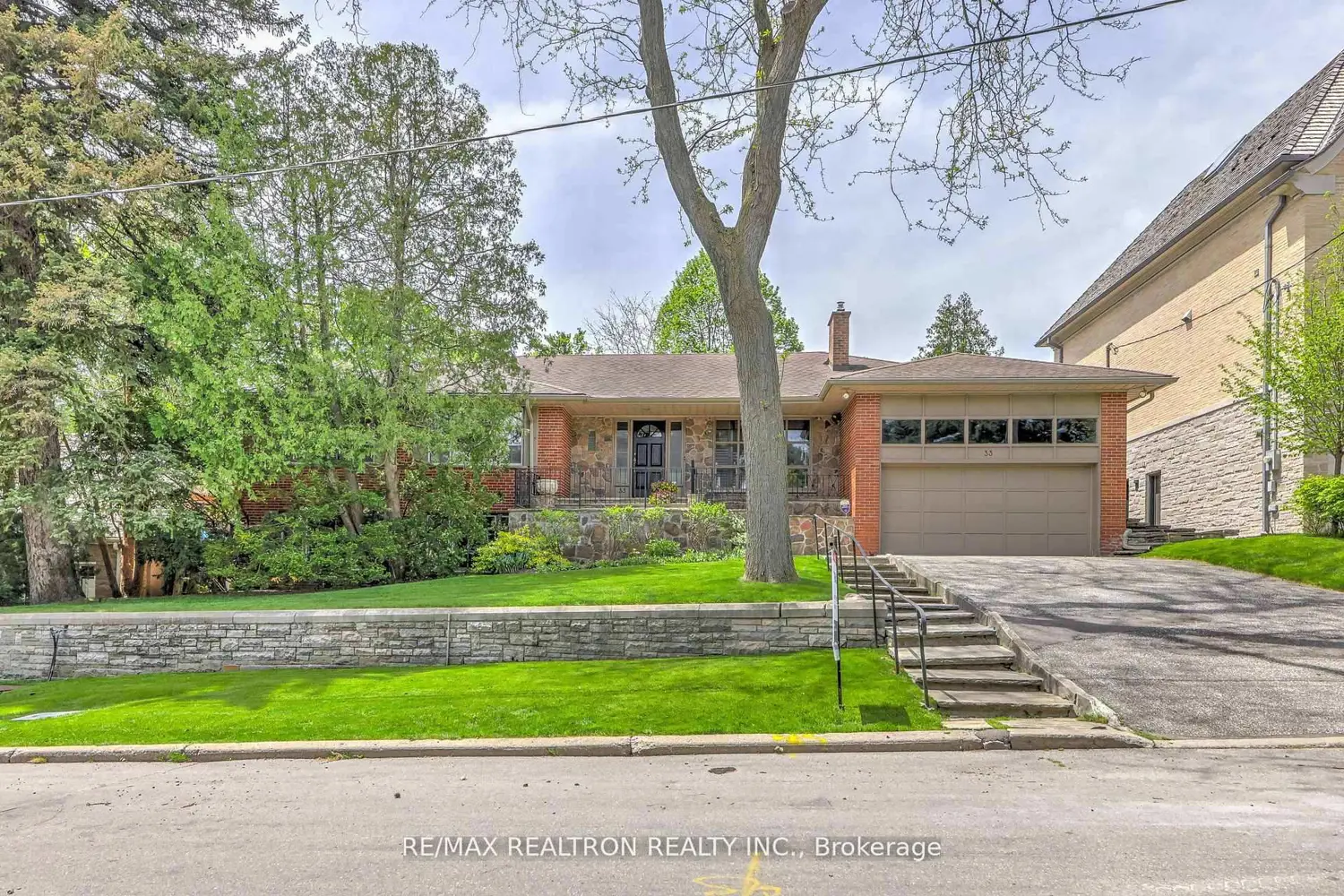 33 Sunnydene Crescent