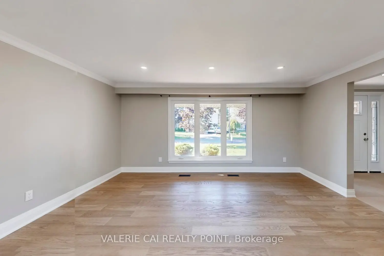96 Bolland Crescent photo 3