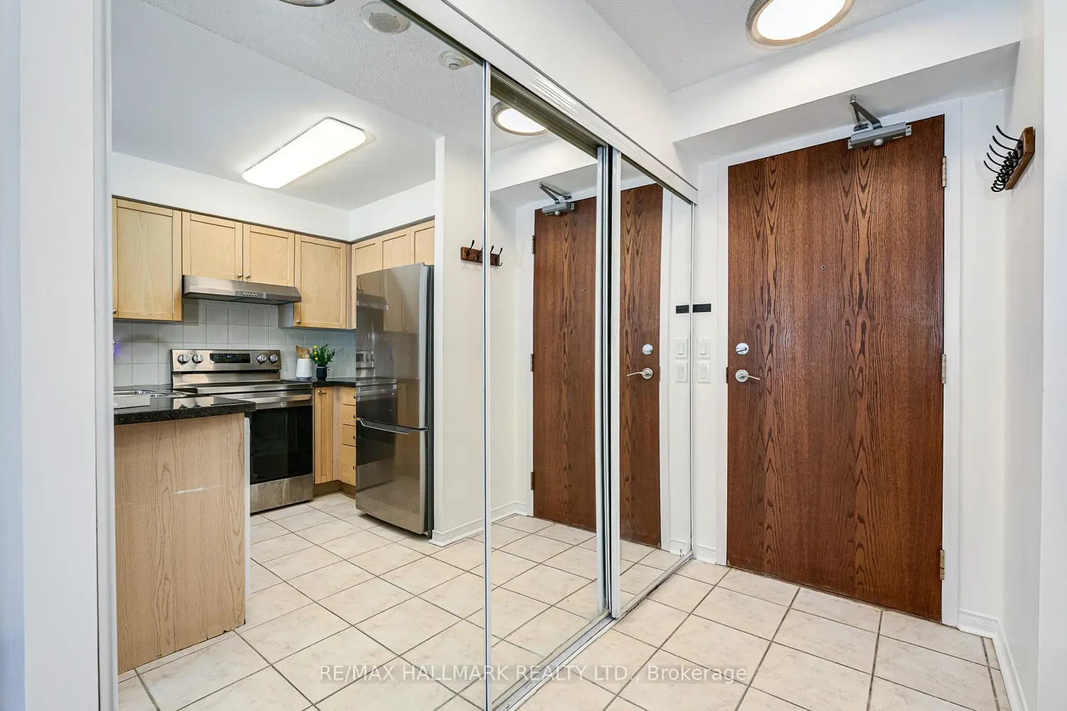 Additional image 7 of 1863 Queen Street 311