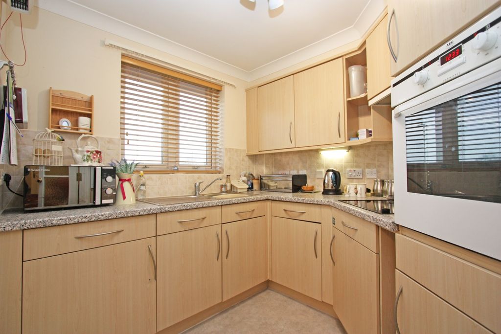Additional image 4 of 2 bed flat for saleHammond Close, Highworth SN6