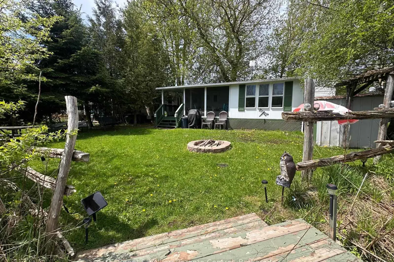7489 Sideroad 5 E E6