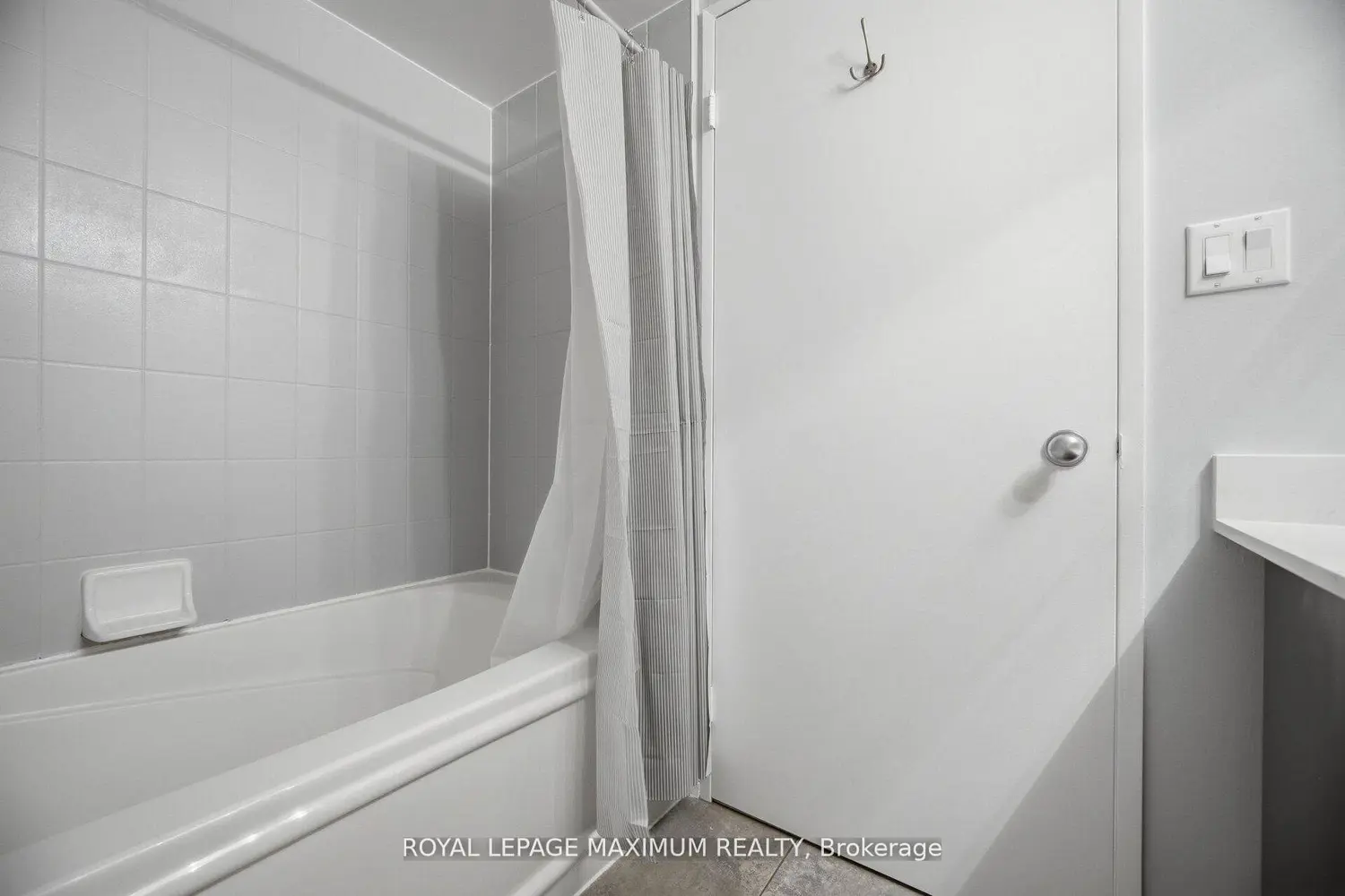 Additional image 11 of 200 Manitoba Street 508