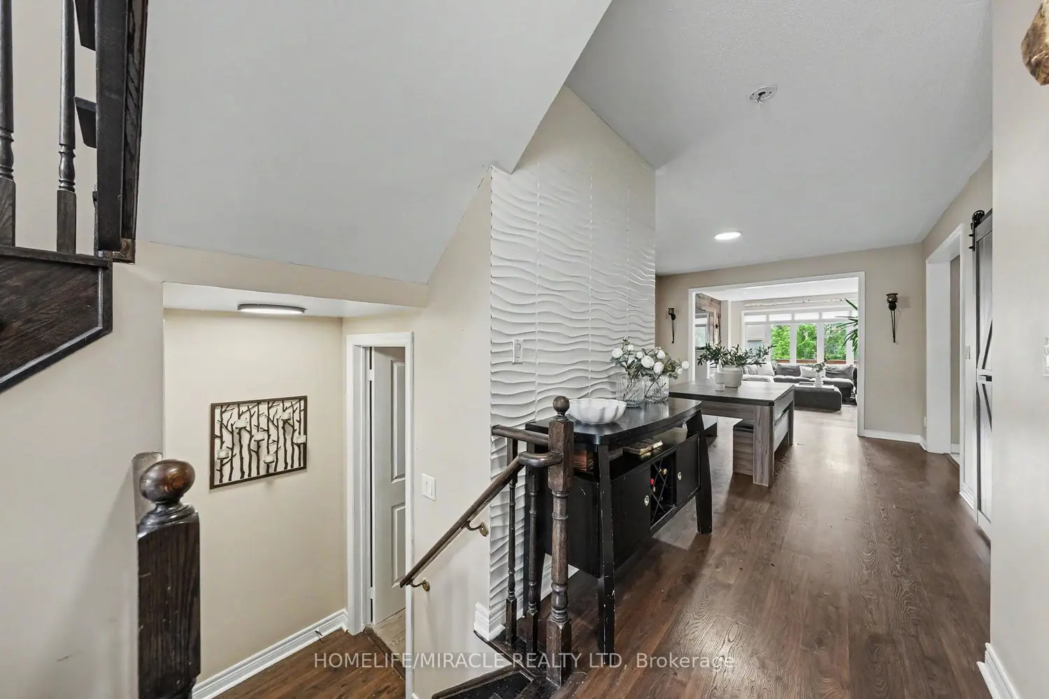 14 Willoughby Way photo 3