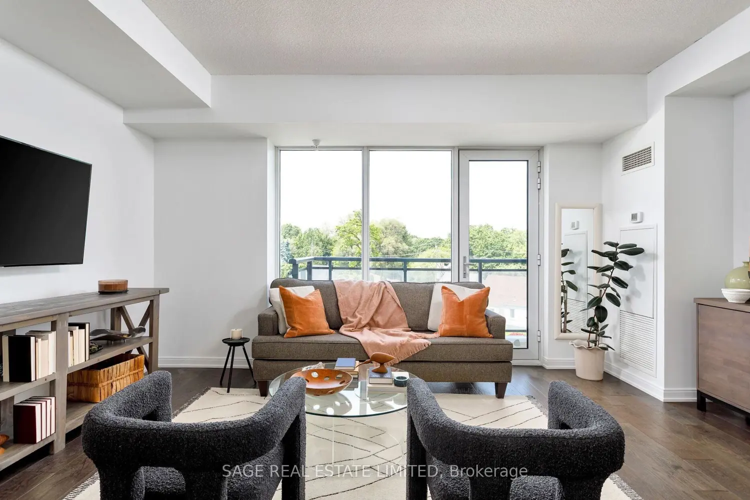 Additional image 6 of 760 The Queensway 401