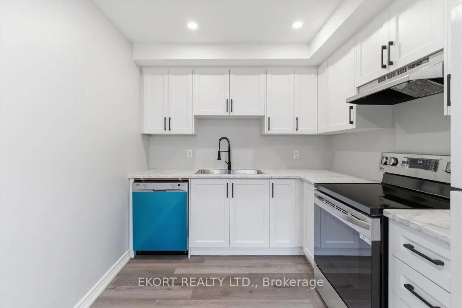 17 Tracey Park Drive 27 photo 4