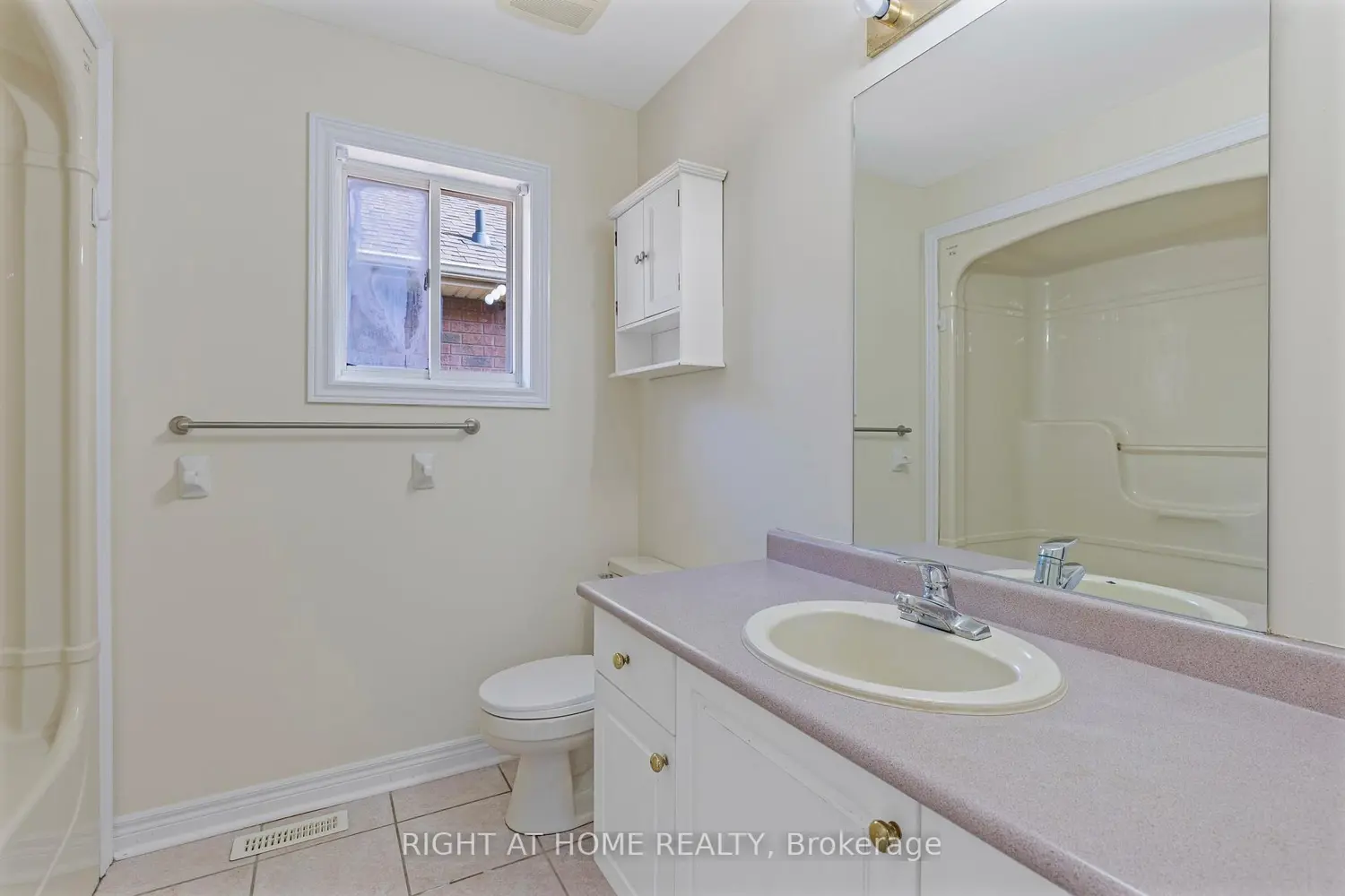Additional image 16 of 173 Simcoe Road