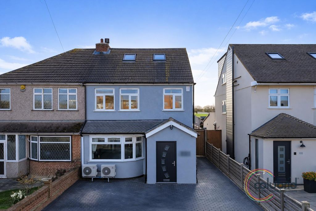 5 bed semi-detached house for saleBlackshots Lane, Grays RM16