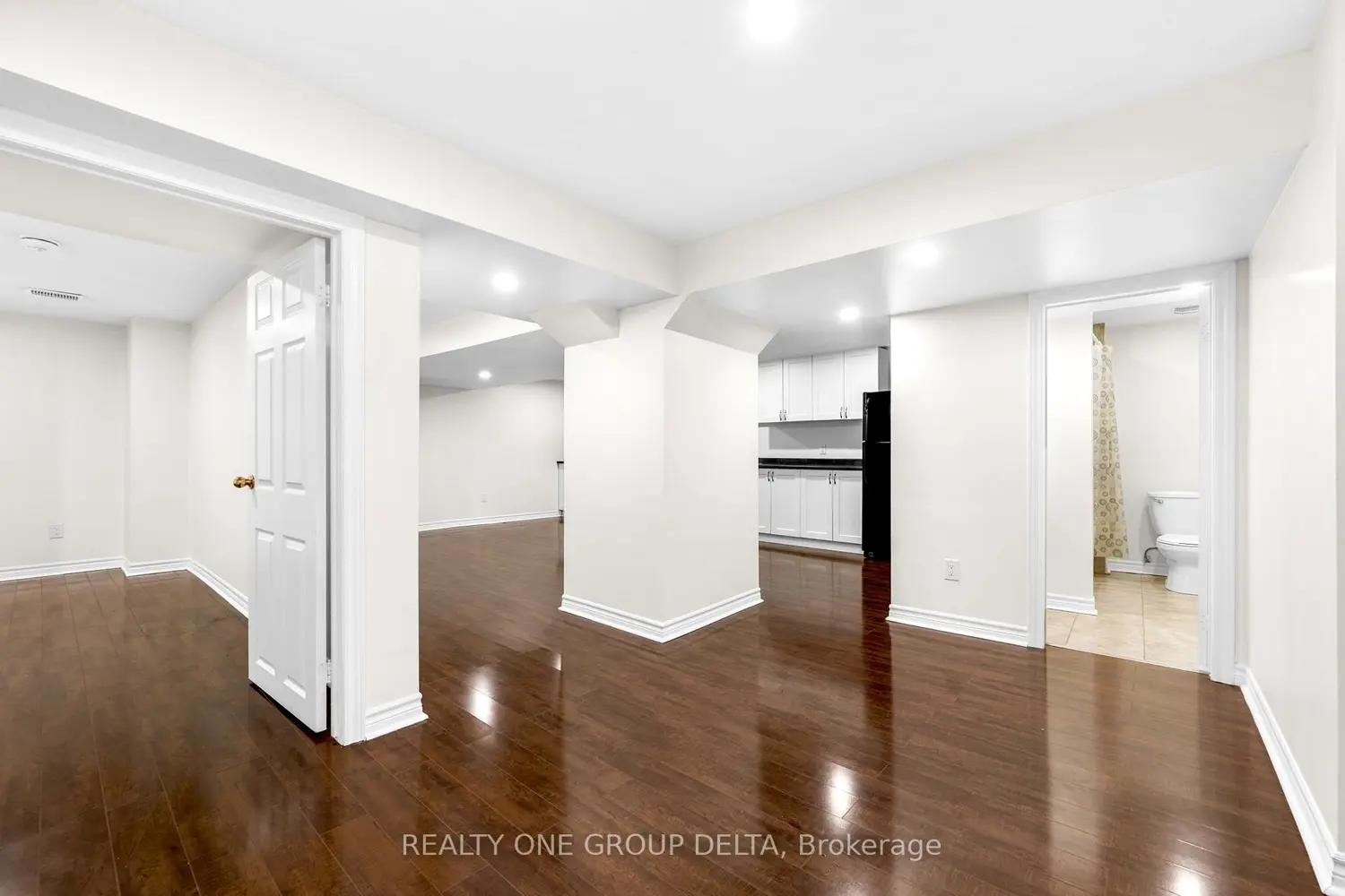Additional image 19 of 8 Charlemagne Avenue