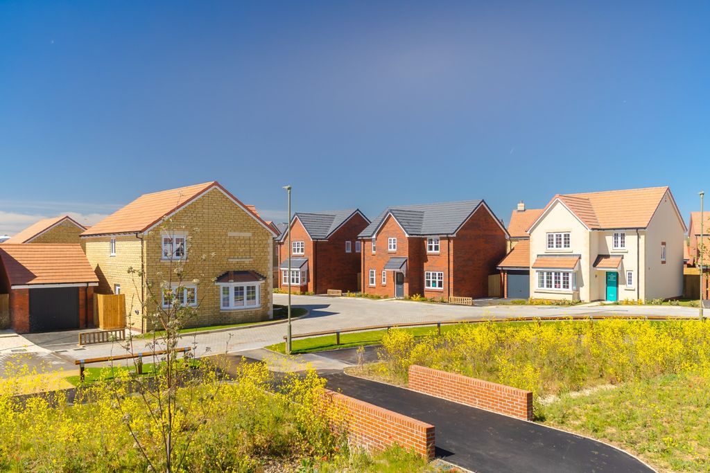 Additional image 2 of 4 bed detached house for saleRobey Avenue, Faringdon, Oxfordshire SN7