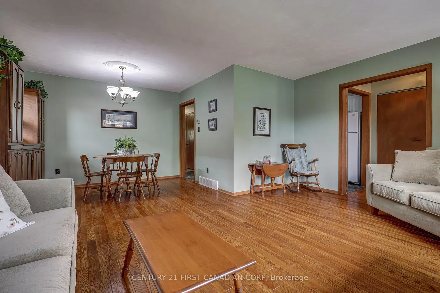 12 Rosemount Crescent photo 4