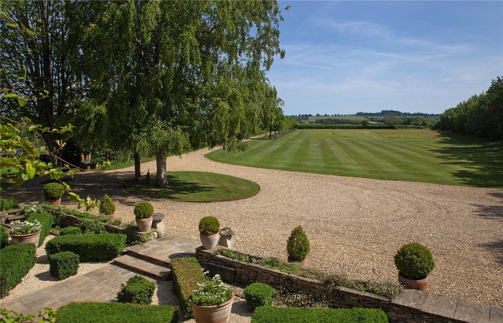 Additional image 3 of 8 bed detached house for saleThrupp, Faringdon, Oxfordshire SN7