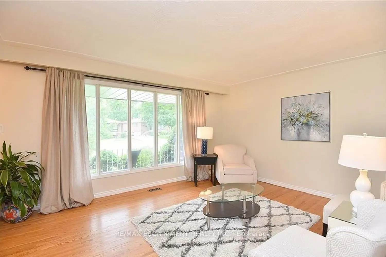 238 Fairridge Road photo 3