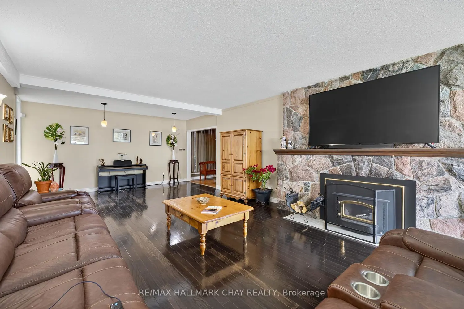 39 Highfield Crescent photo 4