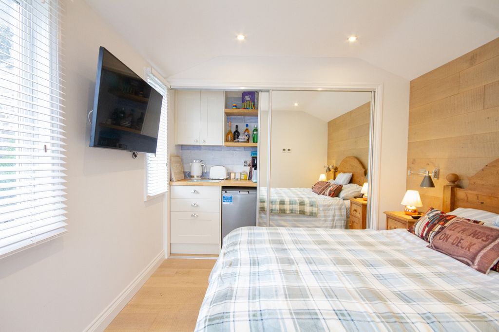 Additional image 17 of 2 bed flat for saleCockleshell, Flat 3, Esplanade, Fowey PL23
