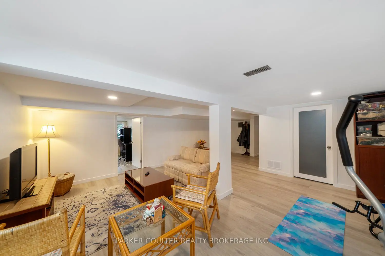 11 Duquette Court photo 4