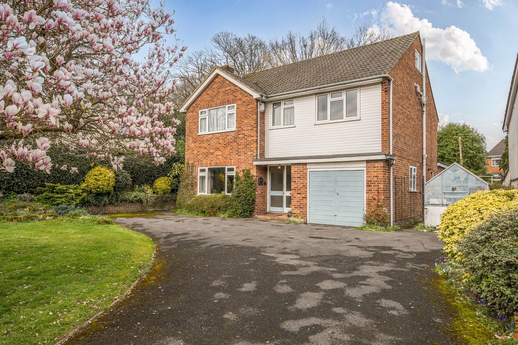 5 bed detached house for saleRectory Road, Farnborough GU14