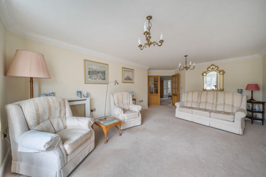 Additional image 4 of 3 bed flat for saleHeritage Gate, Gerrards Cross SL9