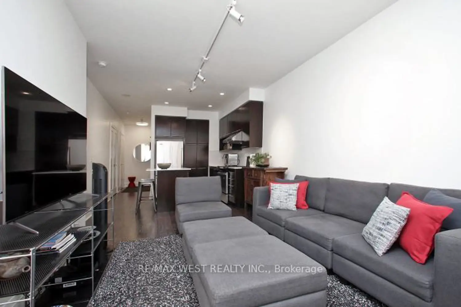 Additional image 5 of 100 Harrison Garden Boulevard 312