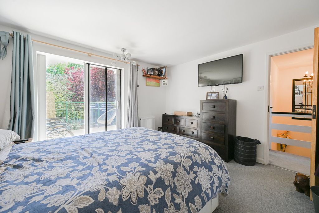 Additional image 9 of 3 bed semi-detached house for saleOaklands Close, Fordingbridge SP6
