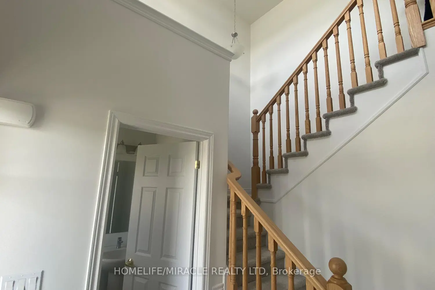 143 Devonleigh Gate photo 2