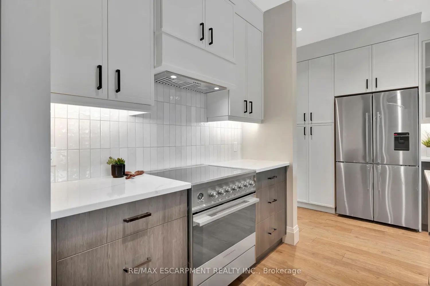 7 Grand River Street 204 photo 4