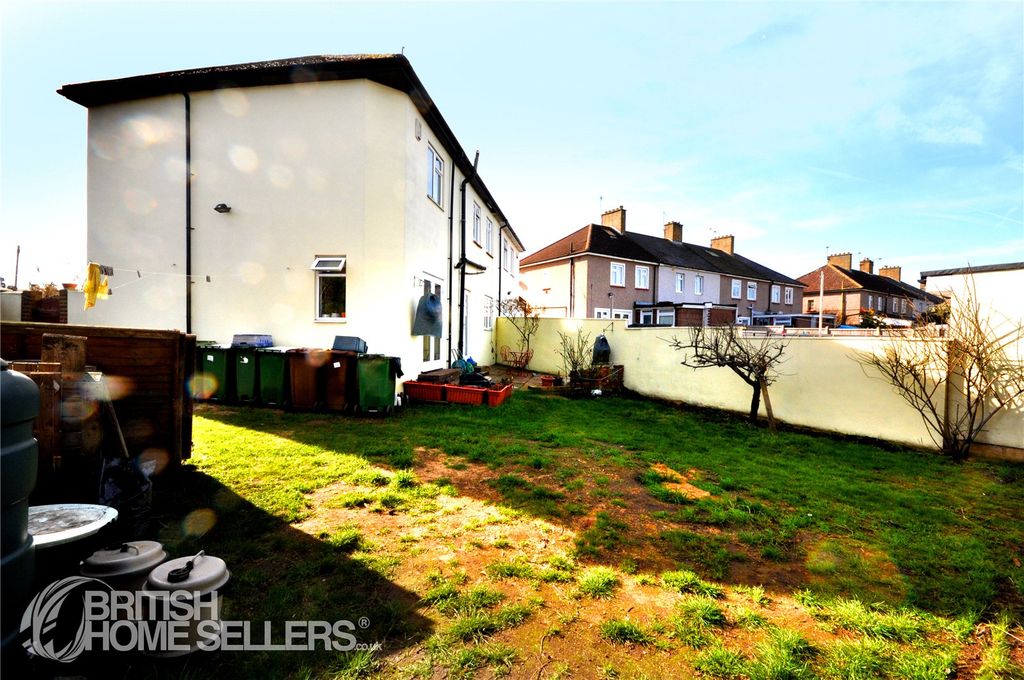 Additional image 17 of 4 bed semi-detached house for saleHind Crescent, Erith DA8