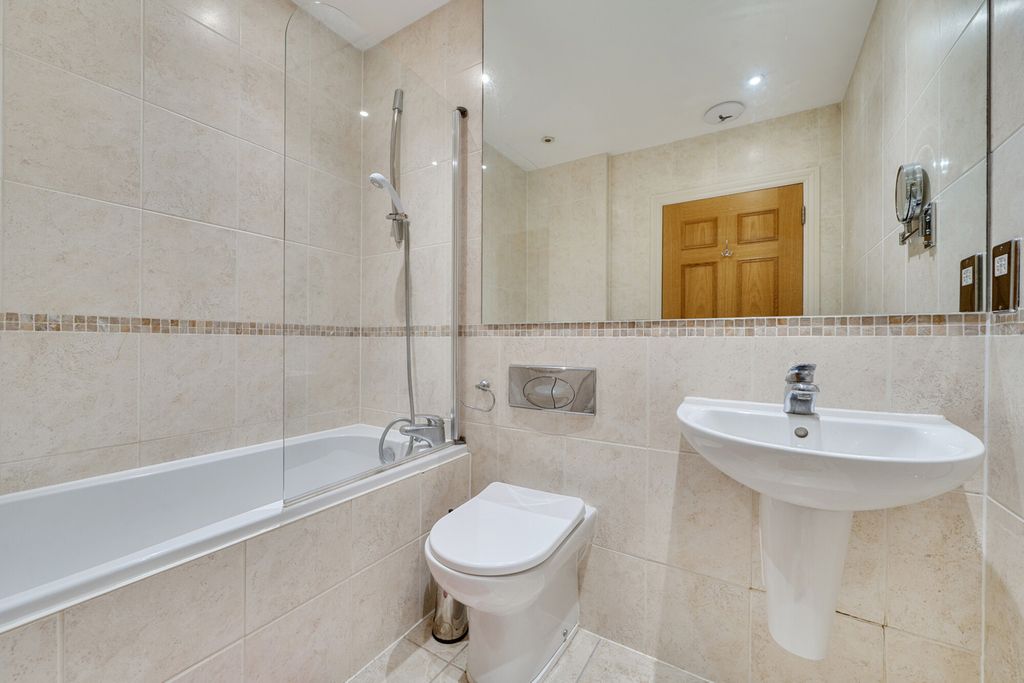 Additional image 10 of 2 bed flat for salePackhorse Road, Gerrards Cross, Buckinghamshire SL9