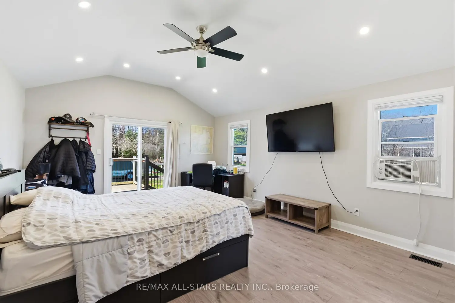 88 Victoria Road photo 2
