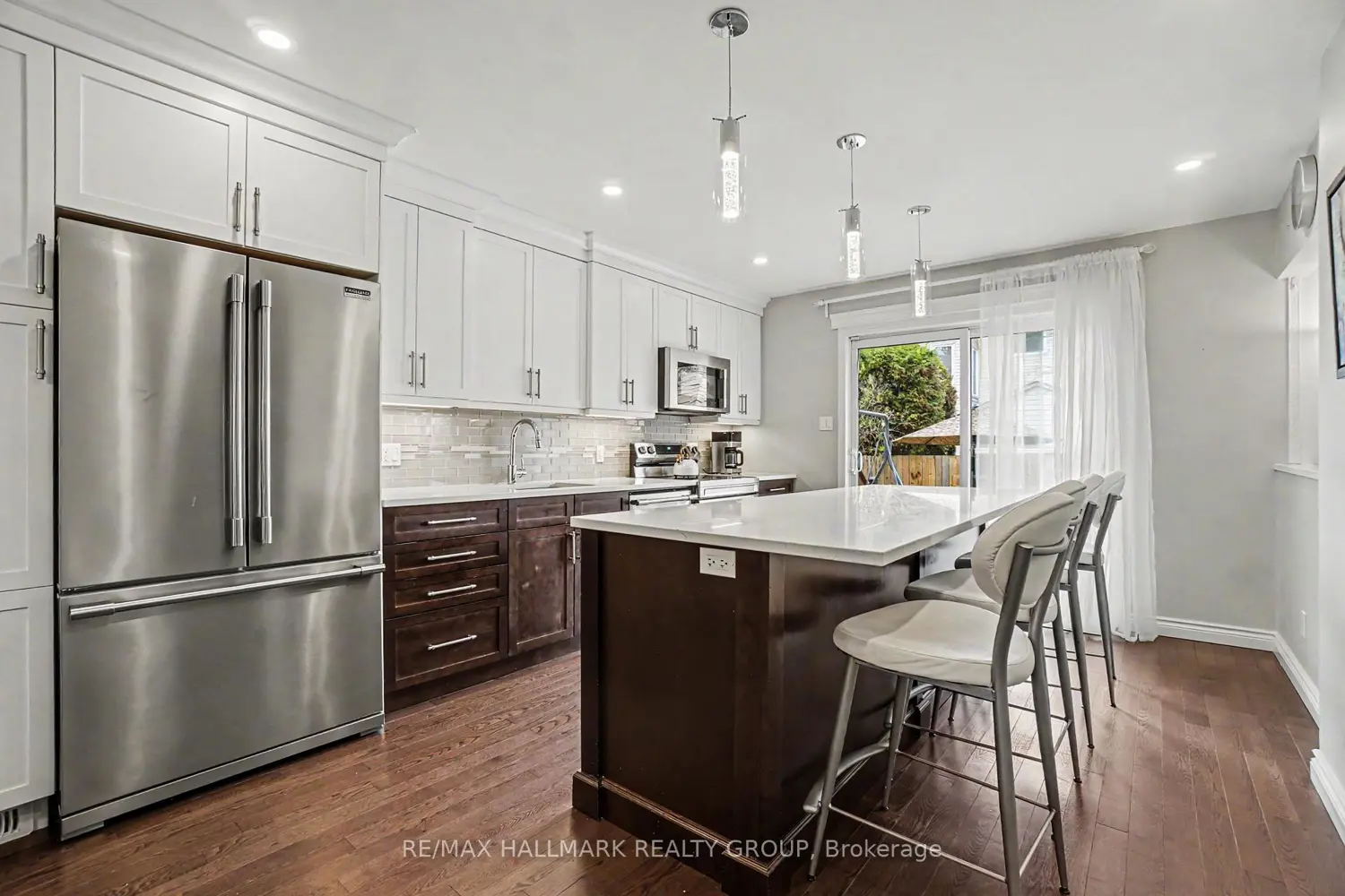 2056 Wildflower Drive photo 4