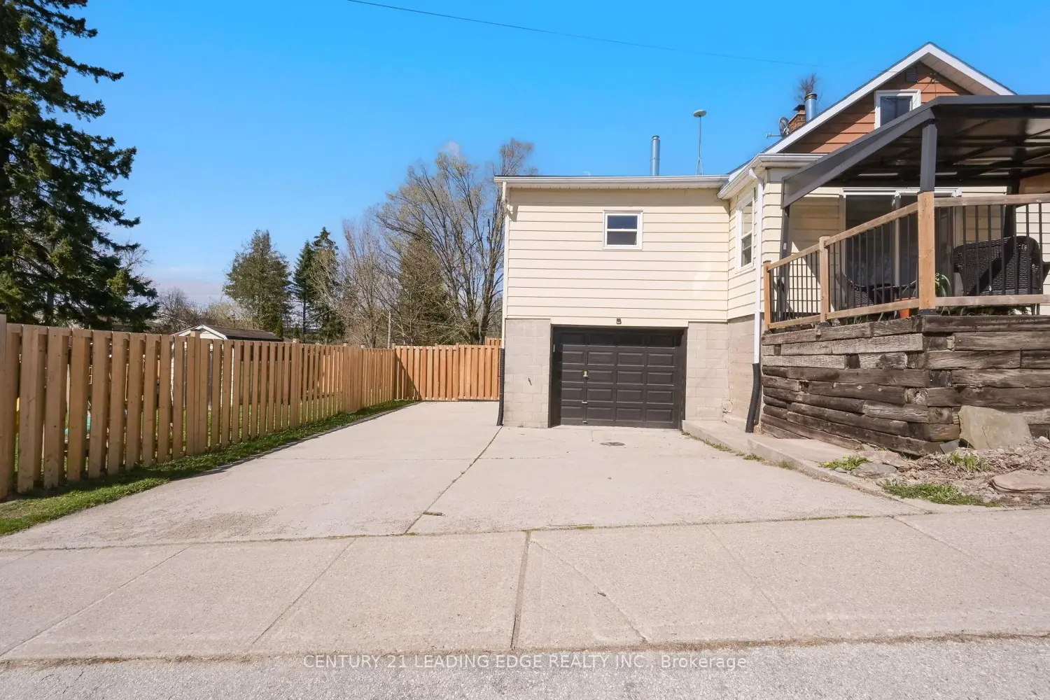 333 Andrew Street photo 2