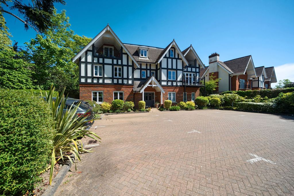 Additional image 26 of 2 bed flat for salePackhorse Road, Gerrards Cross, Buckinghamshire SL9