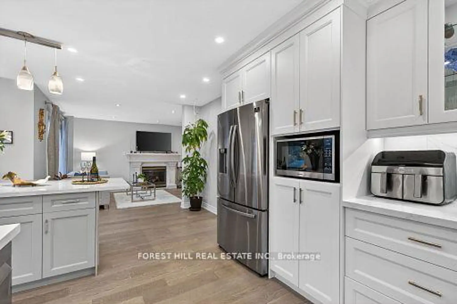 15 Toporowski Avenue photo 3
