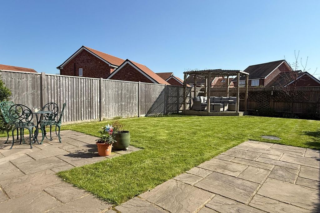 Additional image 2 of 4 bed semi-detached house for saleCaspars Way, Fordingbridge SP6