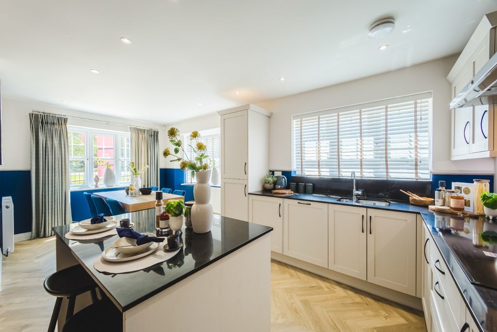 Additional image 6 of 4 bed detached house for saleRobey Avenue, Faringdon, Oxfordshire SN7