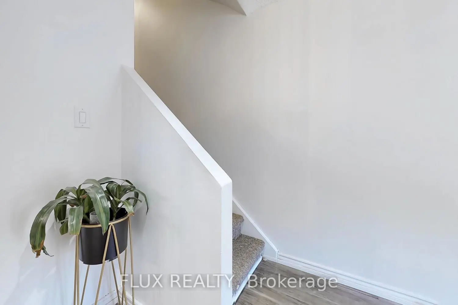 Additional image 8 of 52 Adelaide Street 32