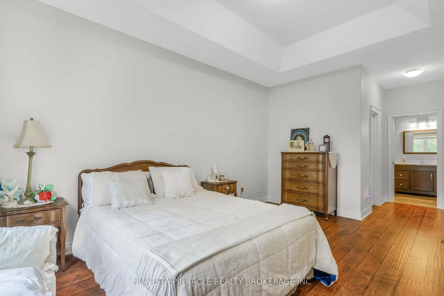 19 Hillside Drive 10 photo 4