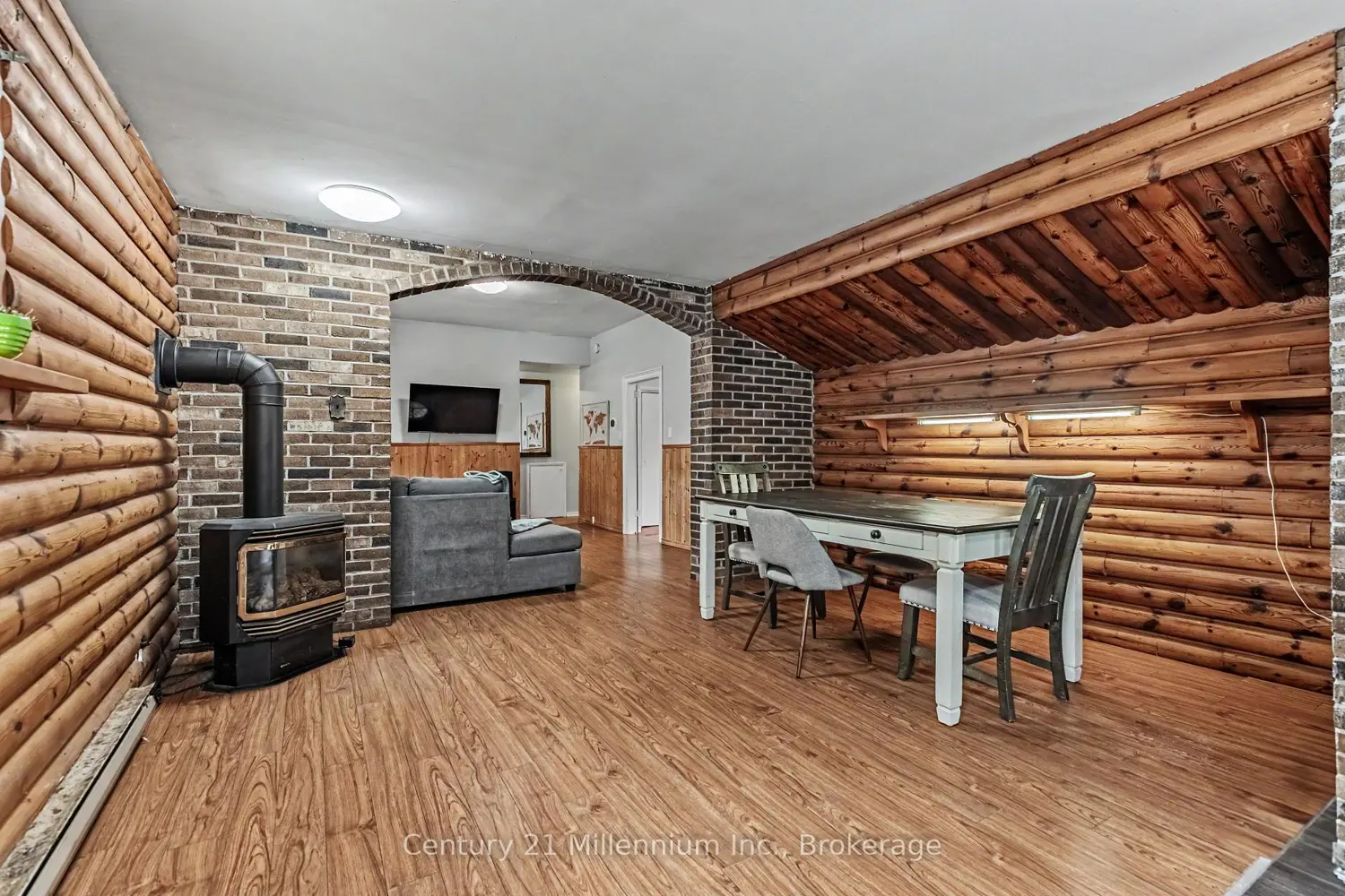 Additional image 8 of 303025 15 Grey Road