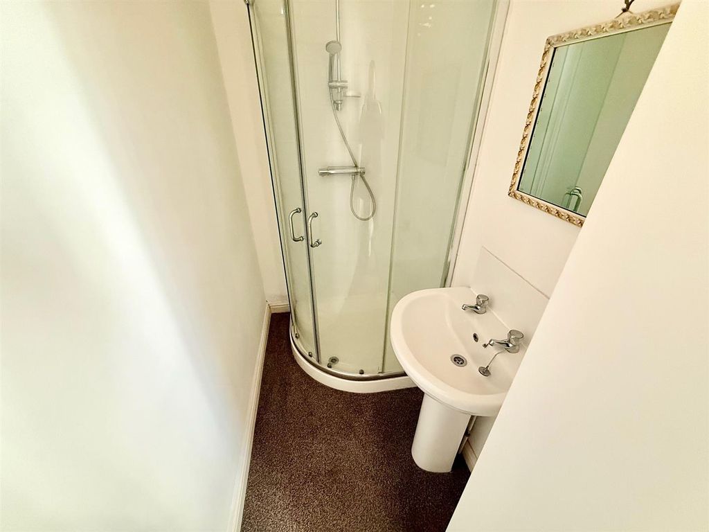 Additional image 8 of 2 bed flat for saleNorfolk Square, Great Yarmouth NR30