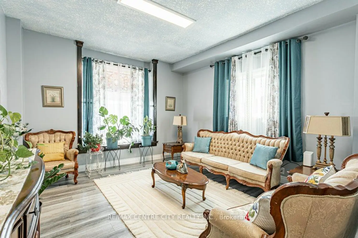 52 Princess Avenue photo 3