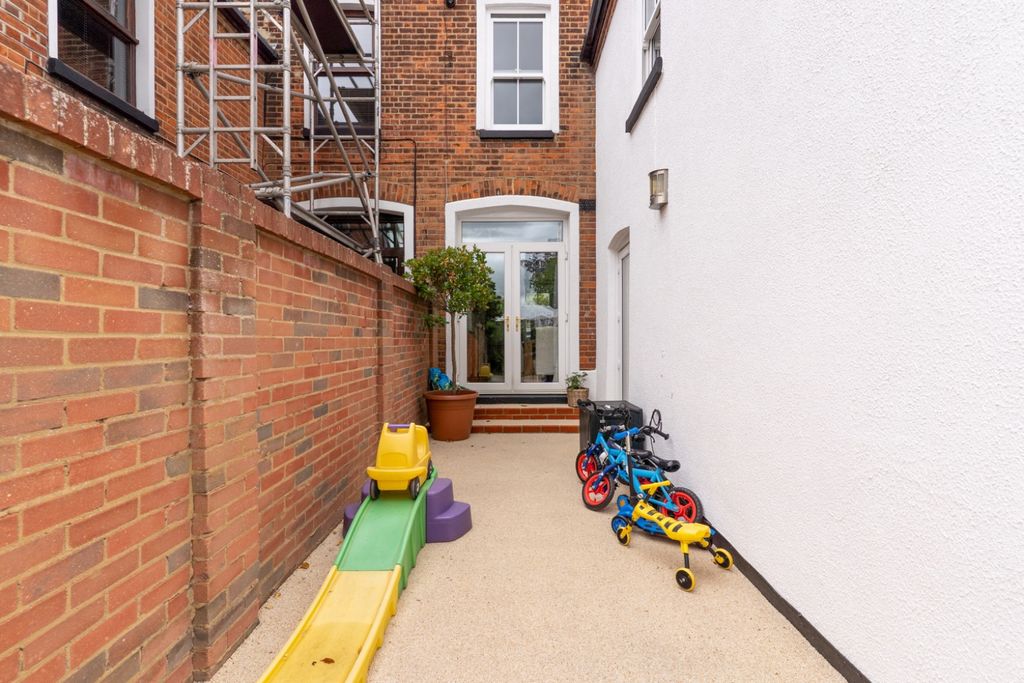 Additional image 8 of 4 bed semi-detached house for saleWhitehill Road, Gravesend DA12