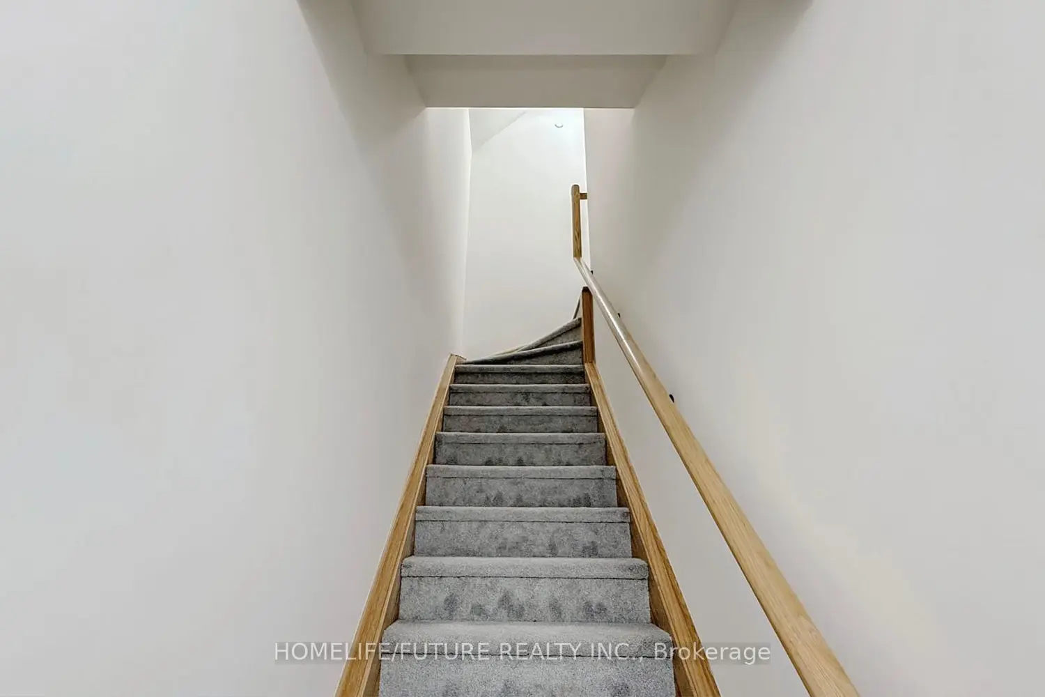 Additional image 17 of 235 Mclevin Avenue 21