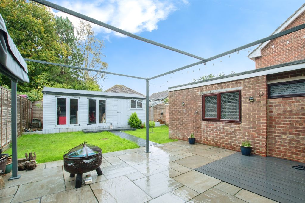 Additional image 22 of 5 bed semi-detached house for salePennys Crescent, Fordingbridge SP6
