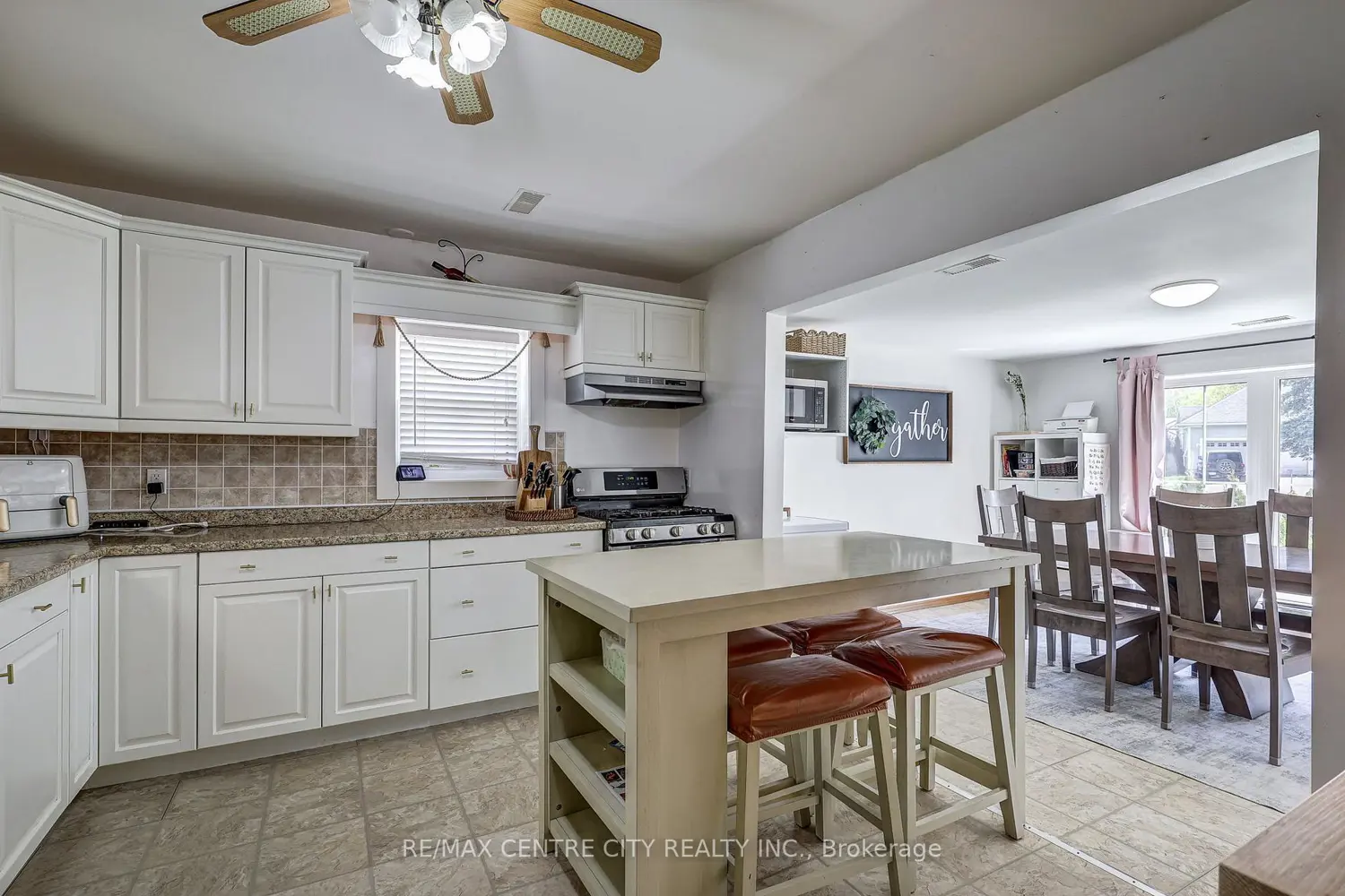 6627 Springfield Road photo 5