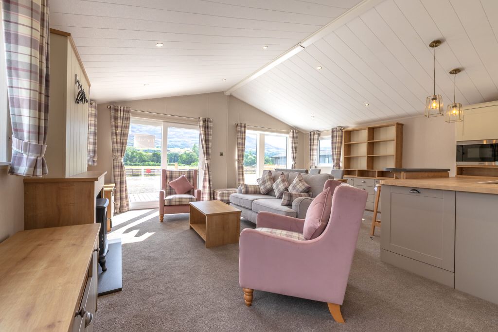 2 bed lodge for saleFort Augustus PH32