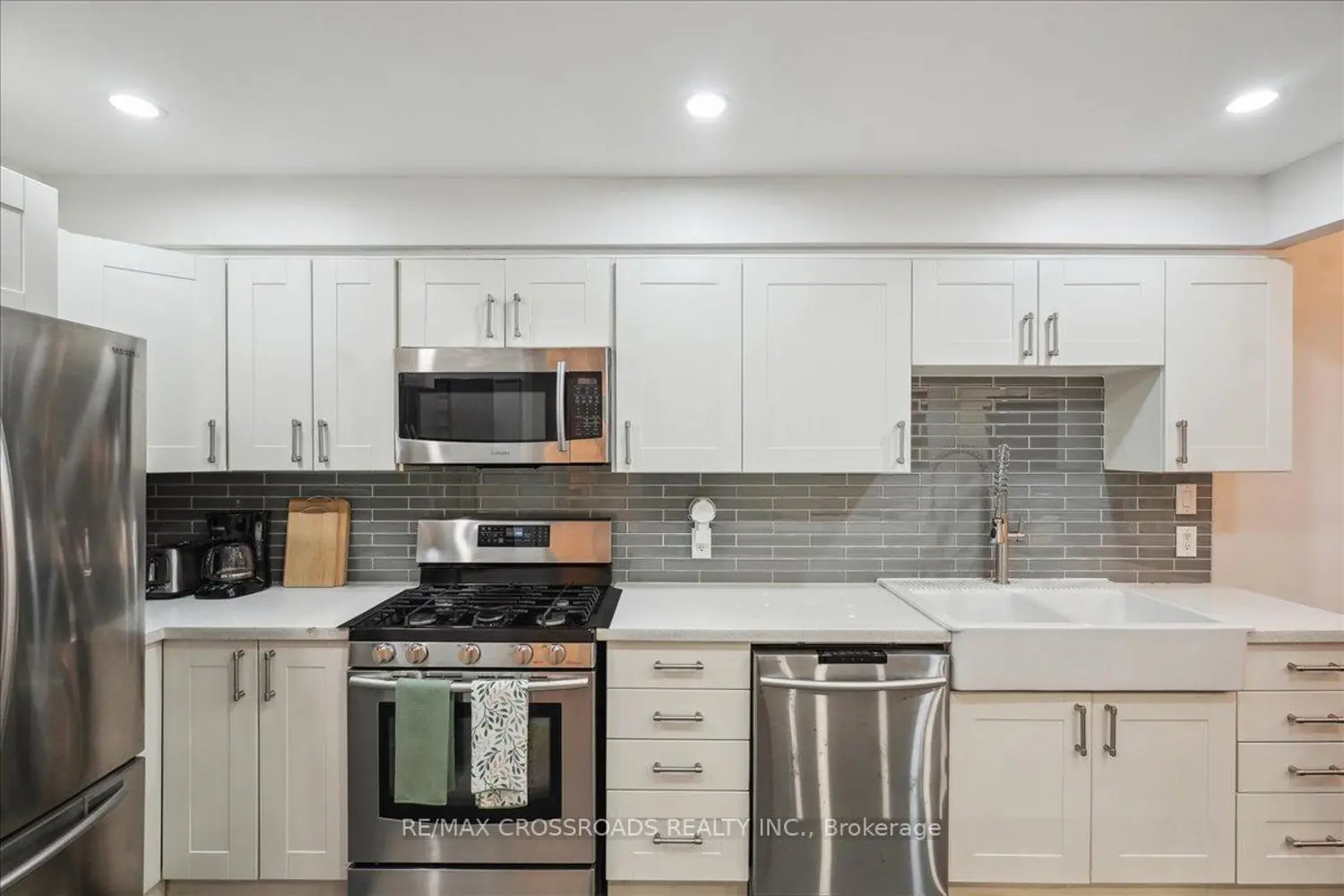 Additional image 6 of 121 L'amoreaux Drive 43