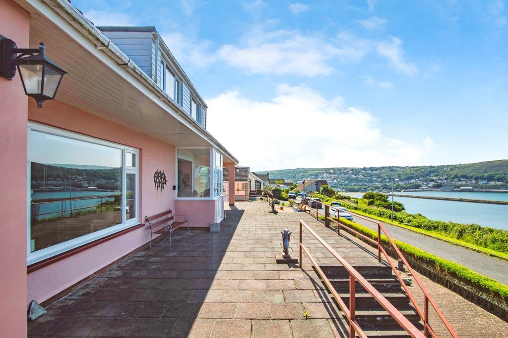 4 bed detached house for salePantycelyn, Fishguard, Pembrokeshire SA65