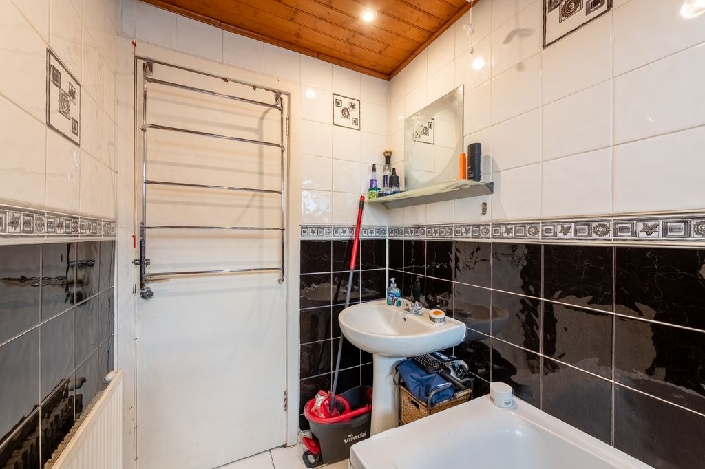 Additional image 12 of 4 bed terraced house for saleDundas Street, Grangemouth FK3